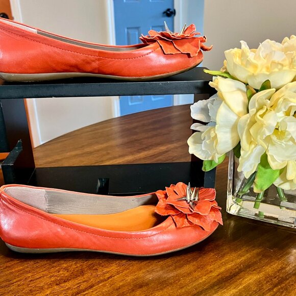 Women's Gianni Bini Embellished Ballet Flats-Great Condition! Size 6.5 - Picture 2 of 9